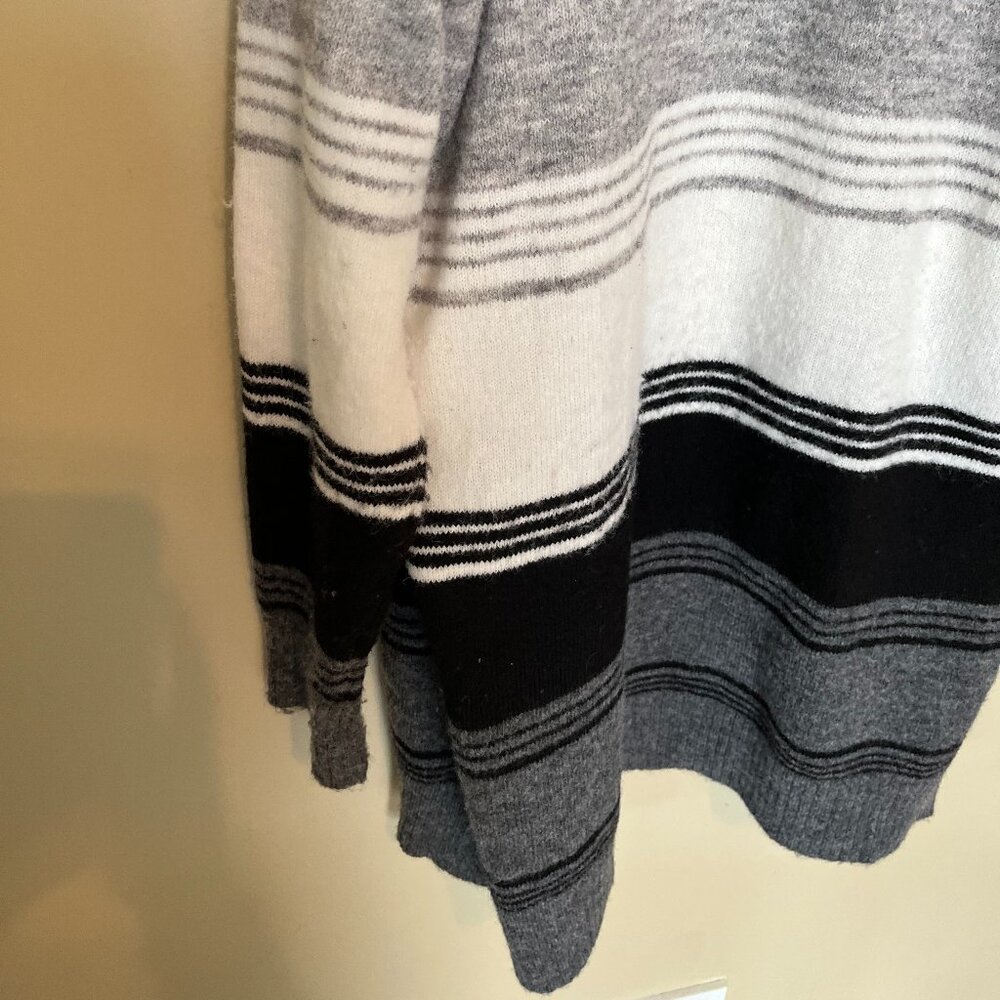 Trim True Women's Black/White/Gray Striped Cardigan Size 12-14 - Picture 6 of 9